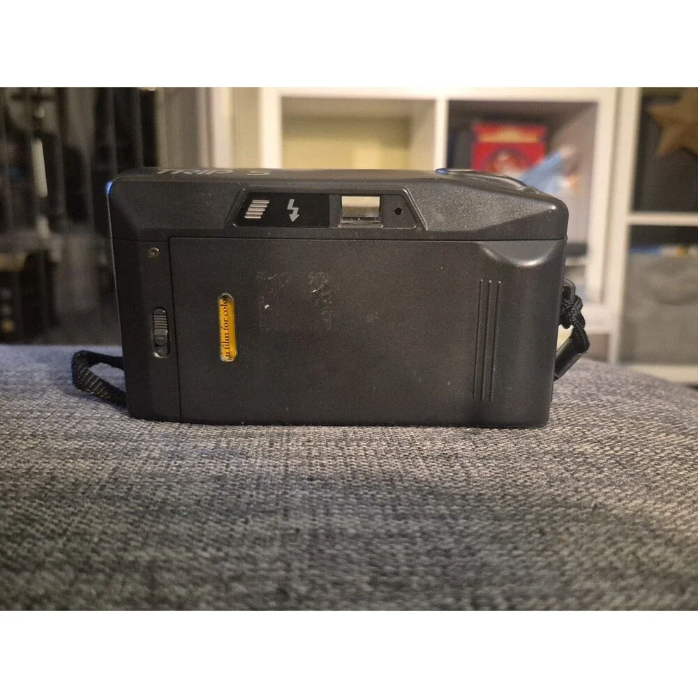 Olympus Trip S Point & Shoot 35mm Film Camera w/ Built-In Flash [FOR PARTS]